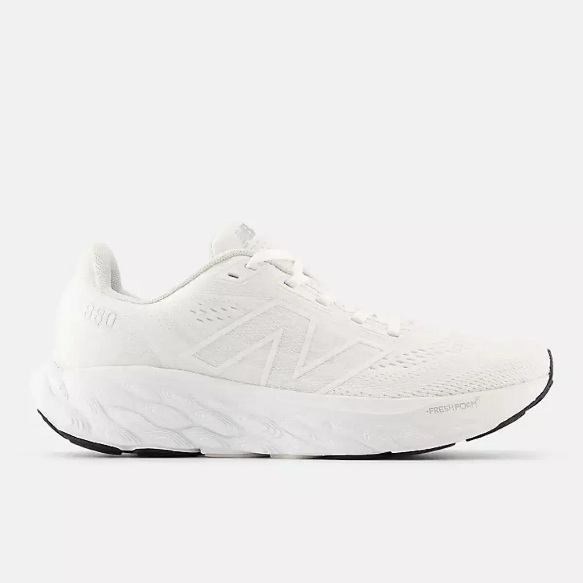 뉴발란스 프레쉬폼 880v14 러닝화 245사이즈 새제품