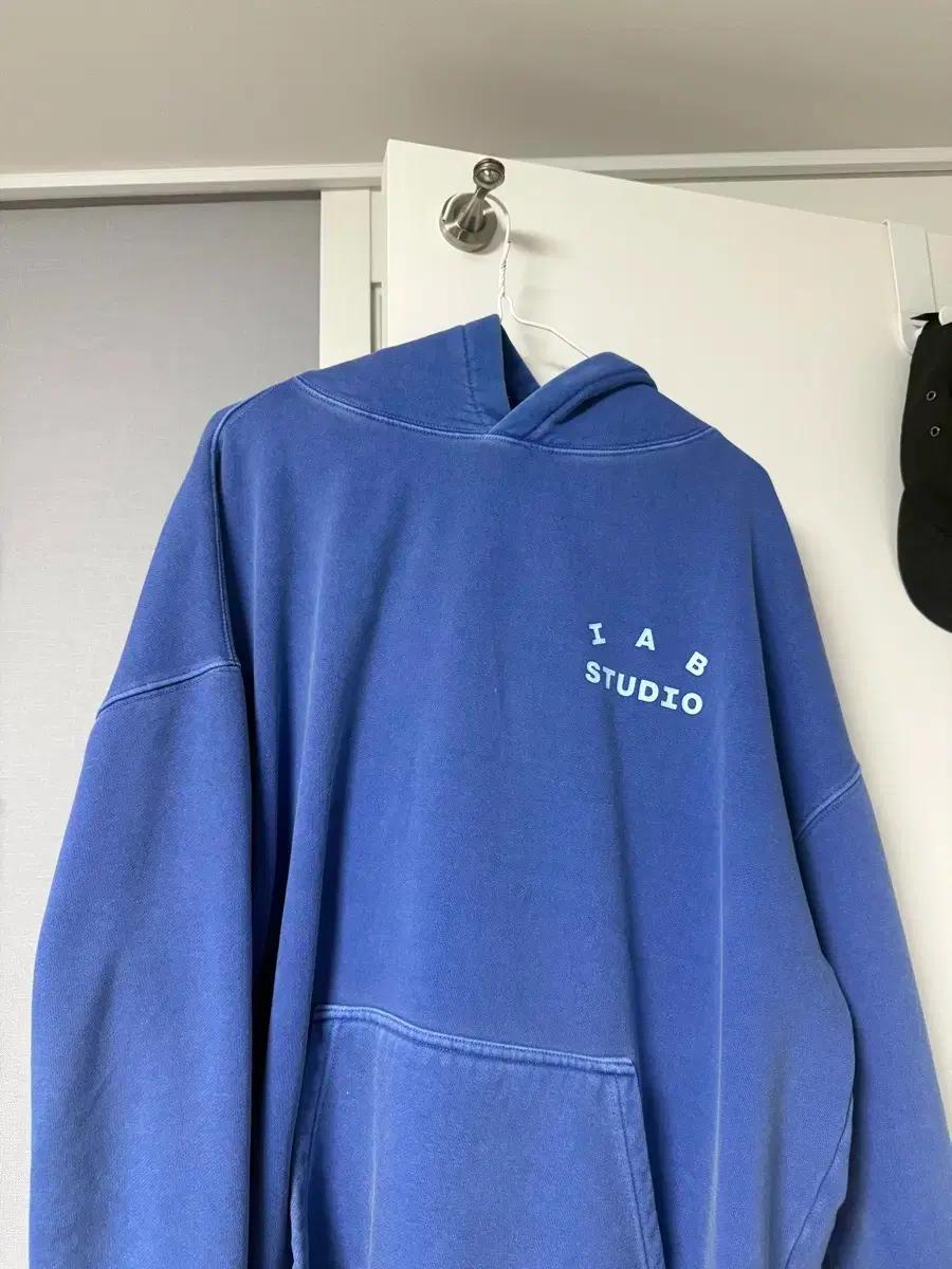 IAB STUDIO 파란색 후드티 xl