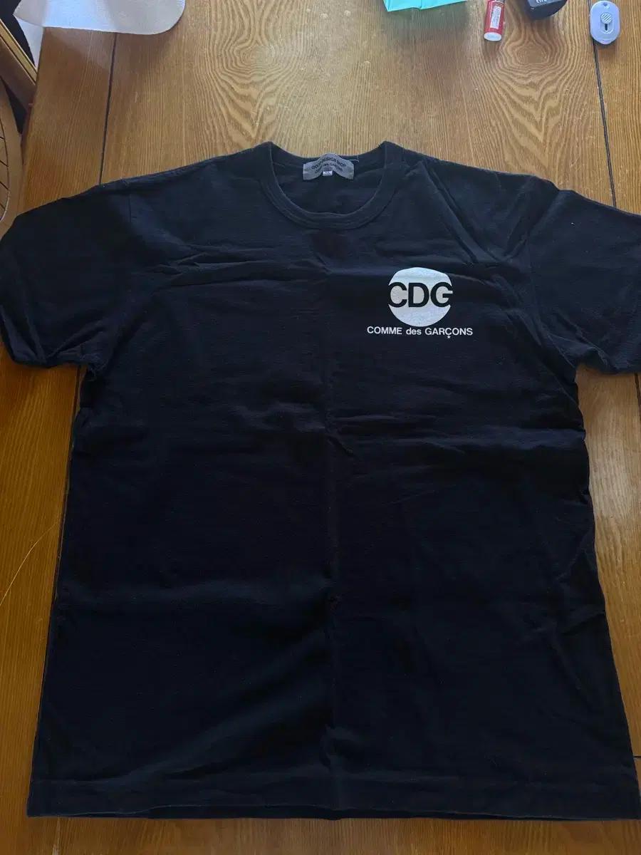 CDG 꼼데가르송 반팔 (XL/실측참고)