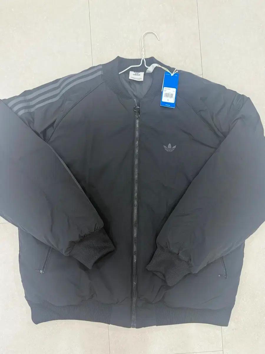 아디다스 오버사이즈 봄버자켓(가격 수정, 네고X)