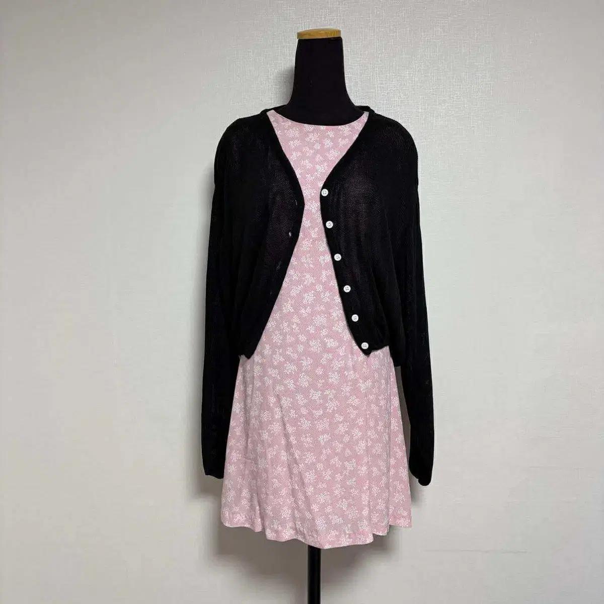 [ 새상품 ] 꽃무늬 미니 원피스 + 가디건 SET