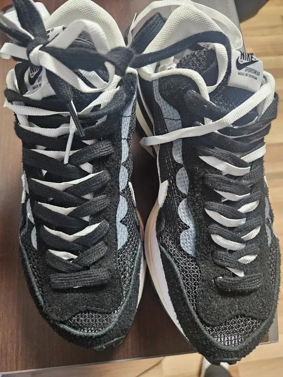 나이키 베이퍼와플 블랙 화이트250팝니다