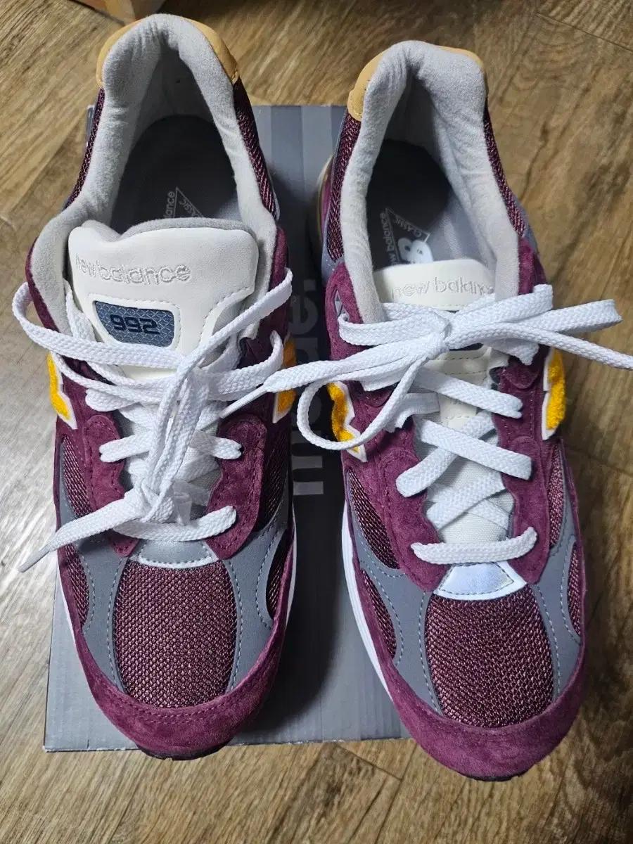 새상품 뉴발란스 992 사이즈275 버건디