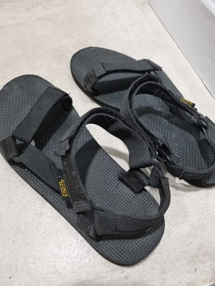 테바 TEVA 샌들 275 저렴하게 판매합니다