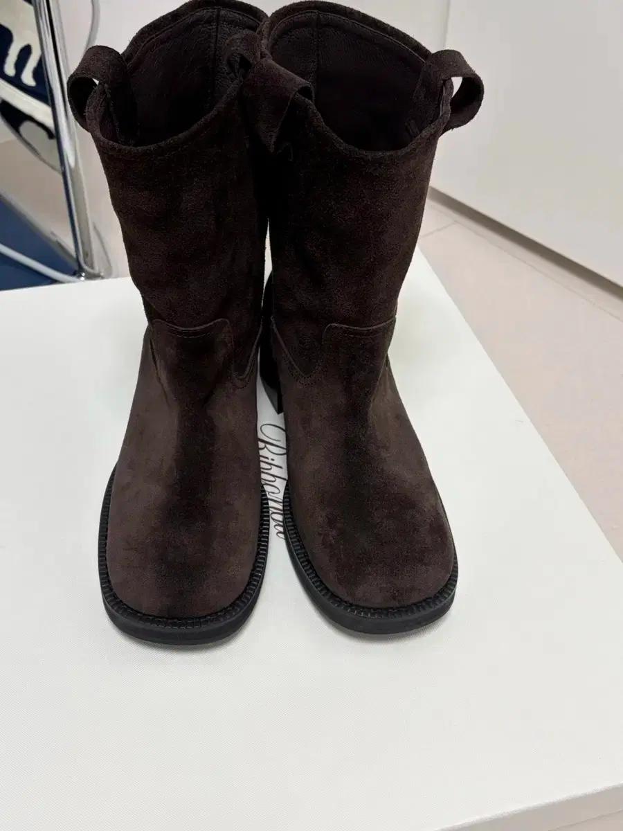 Ribbonbit 리본빛 Louis Suede Boots(새상품)240