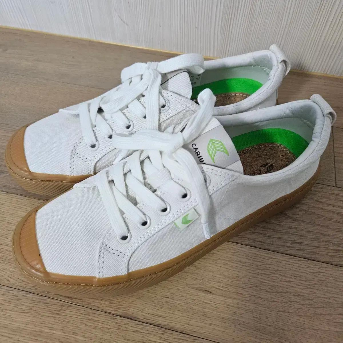 새상품240mm 사이즈 Cariuma 브랜드 캔버스 스니커즈 운동화 신발