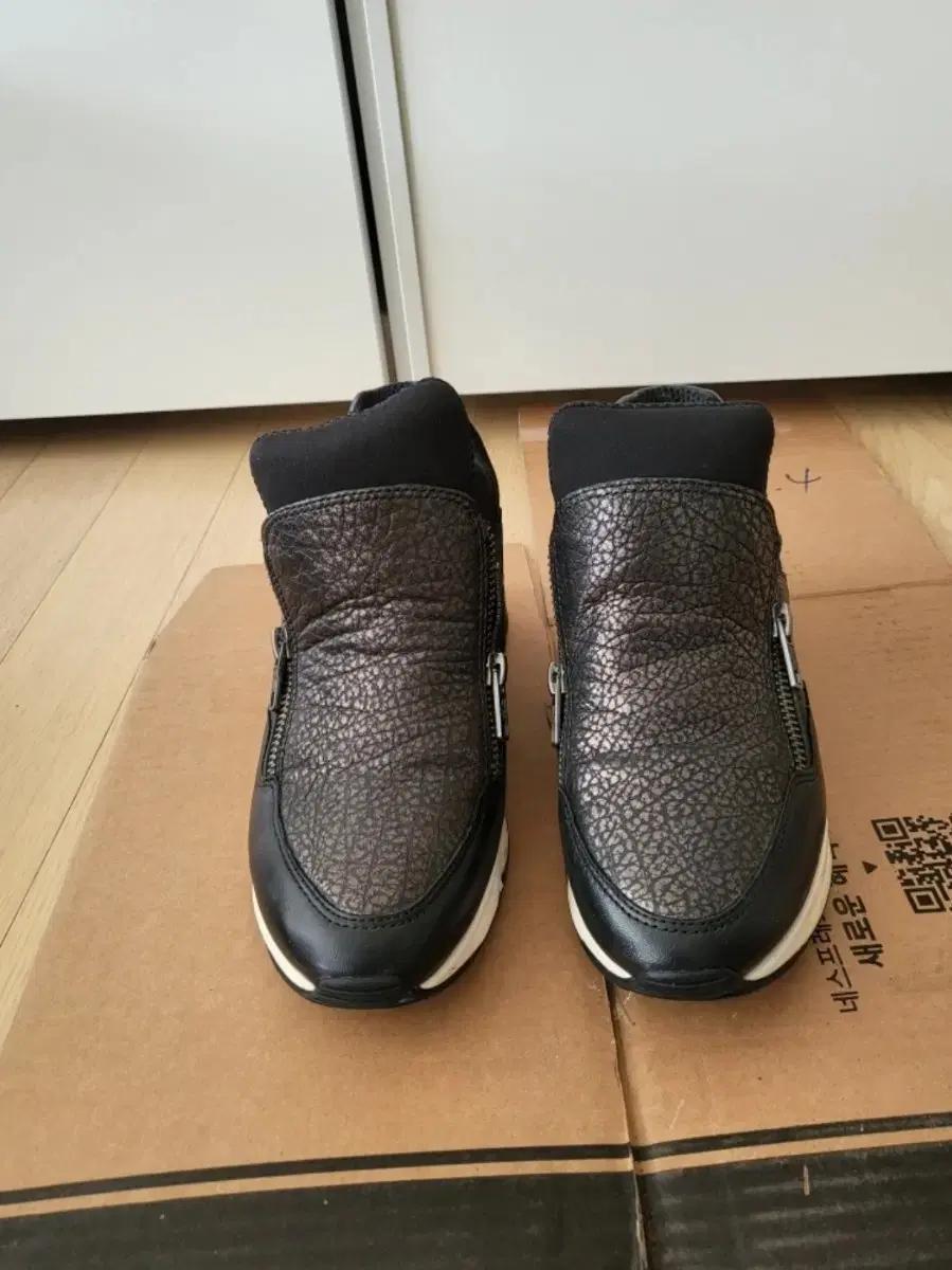 ASH 아쉬 블랙 여성 동절기 스니커즈 슬립온 37