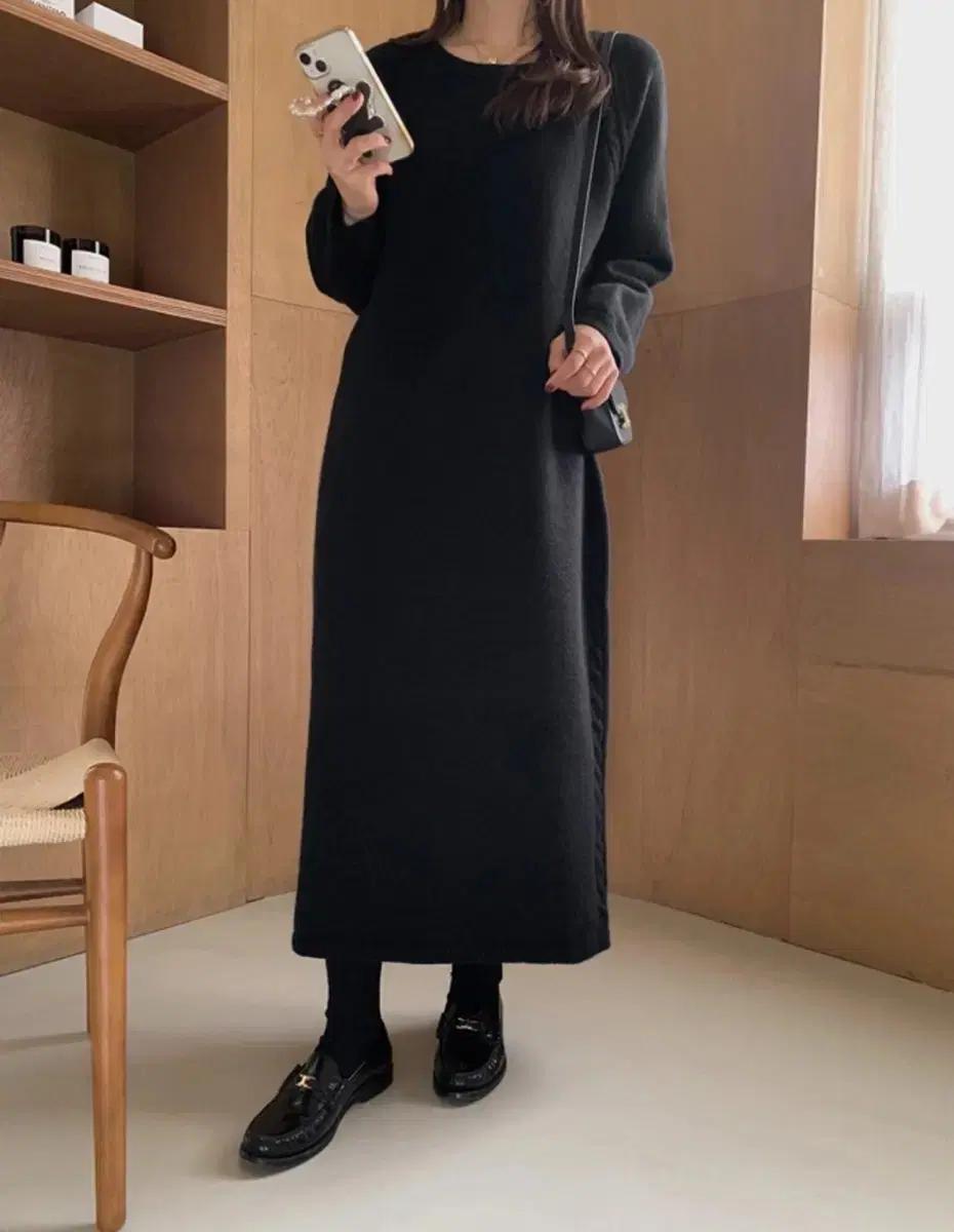 케이블패턴 니트 원피스(블랙)