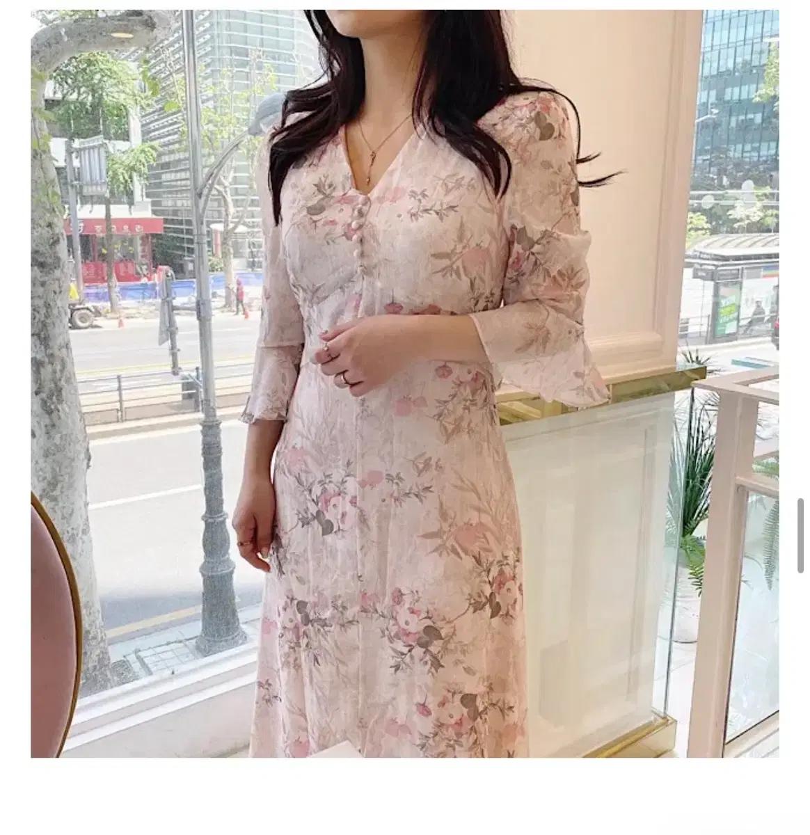 샤이닝 트임 롱 플라워 쉬폰 리본 원피스