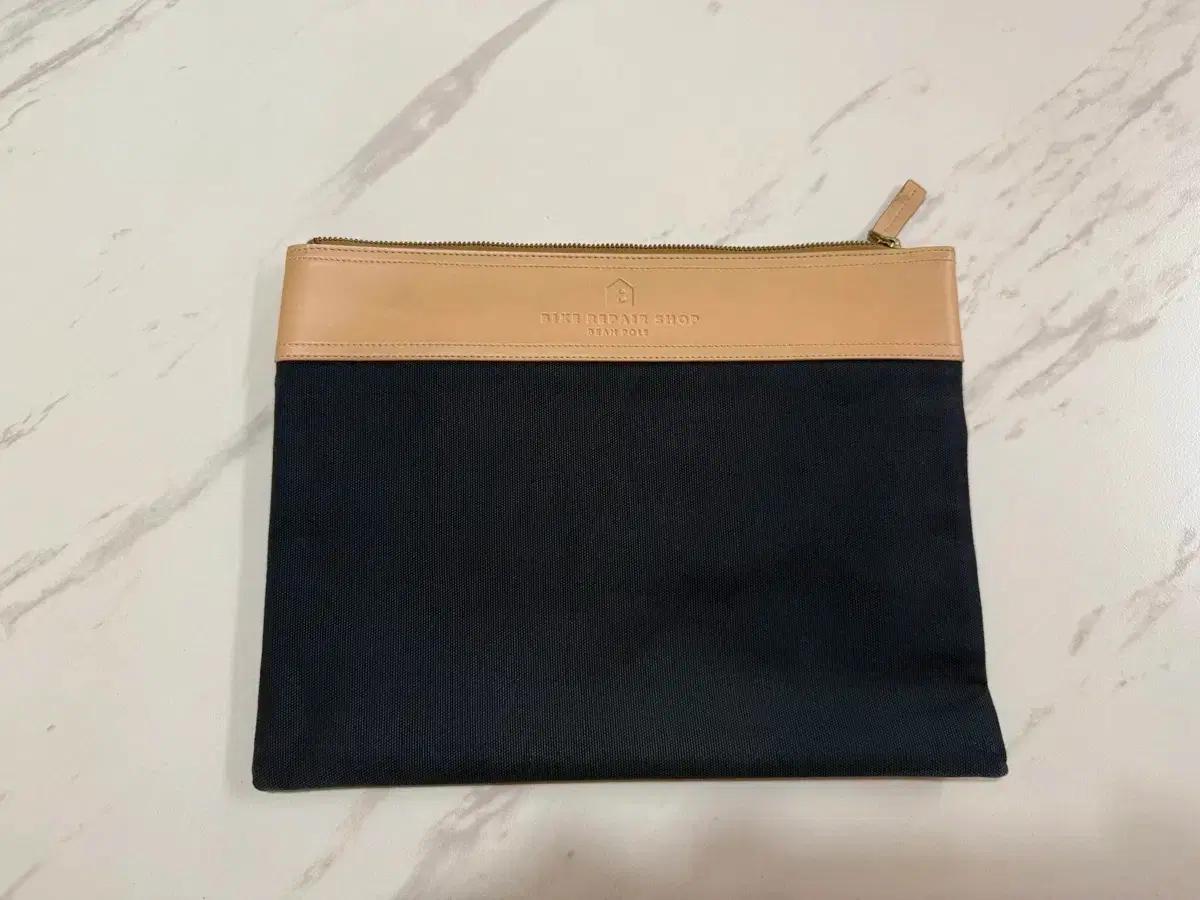 빈폴 정품 바이크리페어샵 캔버스천 클러치백 가방