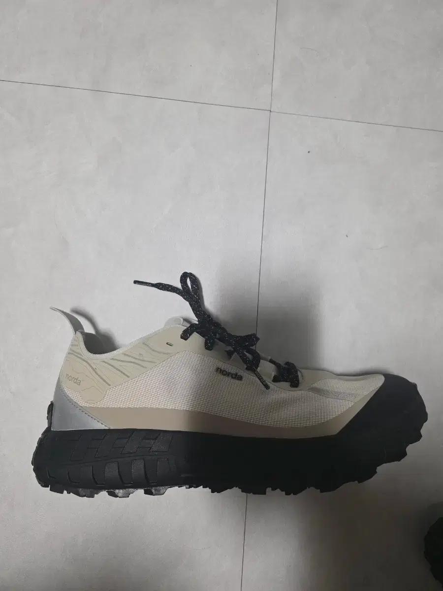 노다001 us 11새제품 팝니다