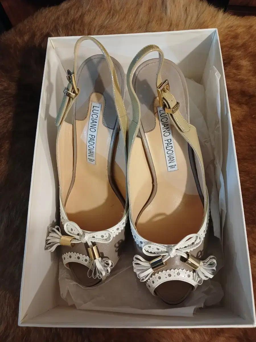 루치아노 파도반 정품 여성 리본 샌들힐 38 사이즈