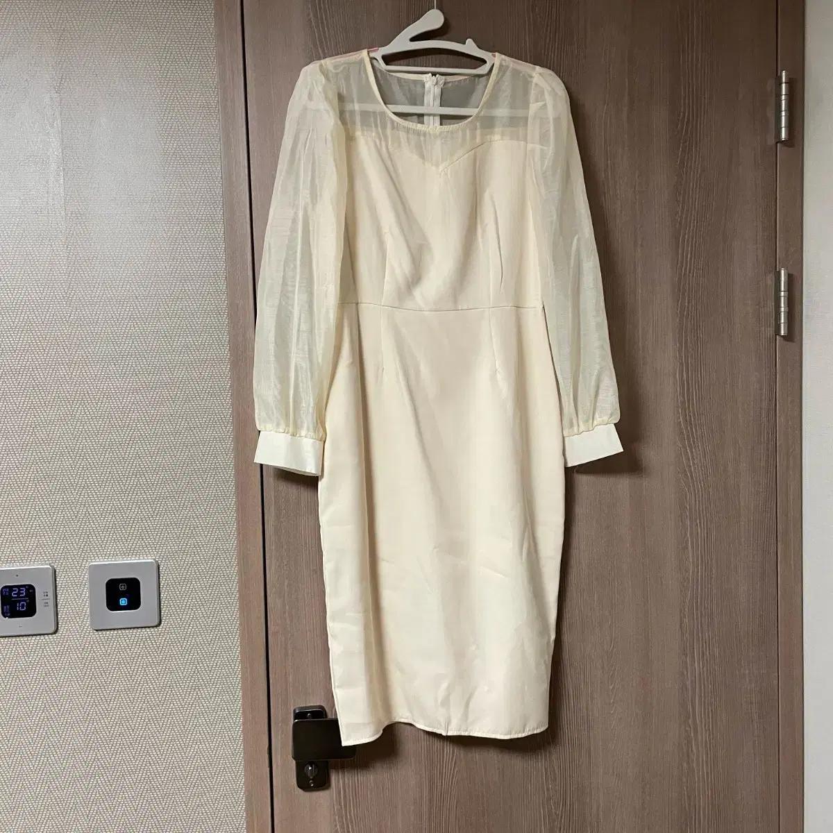 아이보리 시스루 롱 슬리브 원피스 하객룩 상견례룩 피로연드레스 원피스