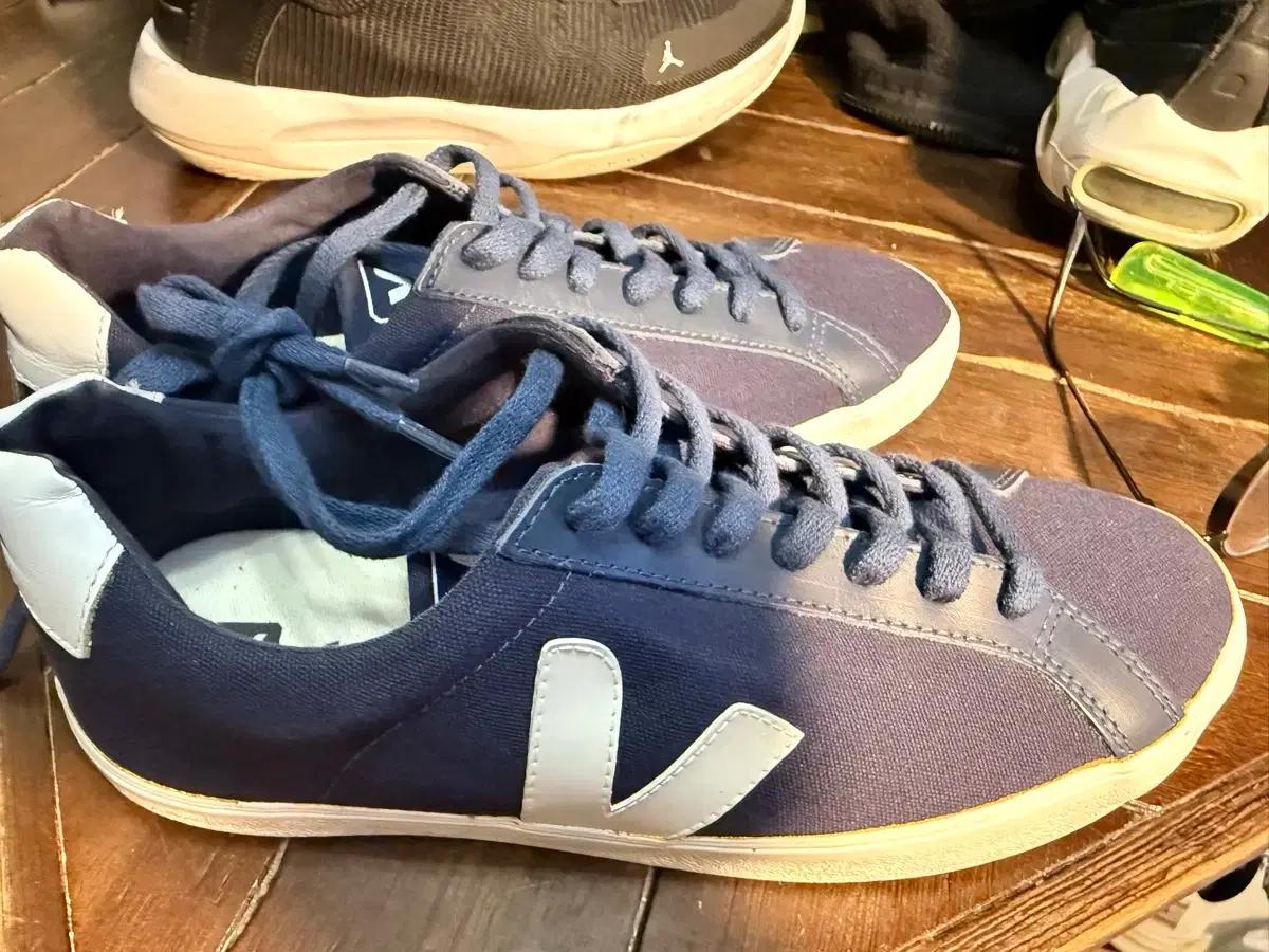 베자 VEJA 스니커즈 네이비