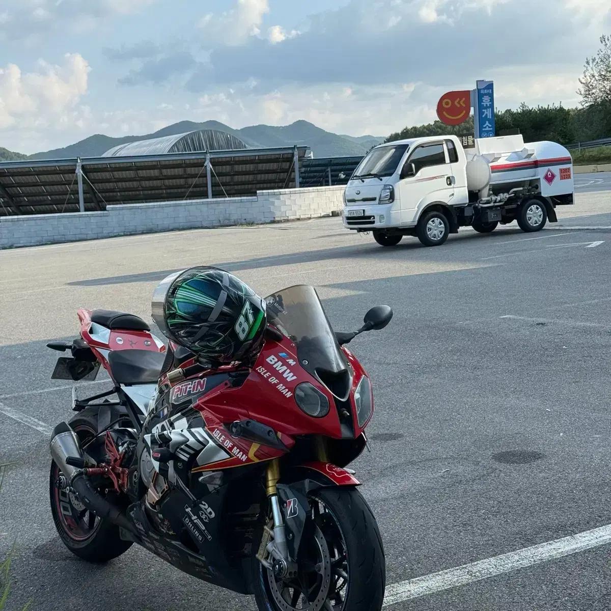 S1000rr 12년식 아크라 풀배기 440만원 판매합니다.