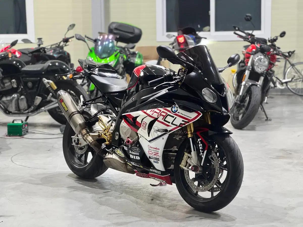BMW s1000rr 14년식 딱7만키로 아크라구변 상태좋은차량 판매중