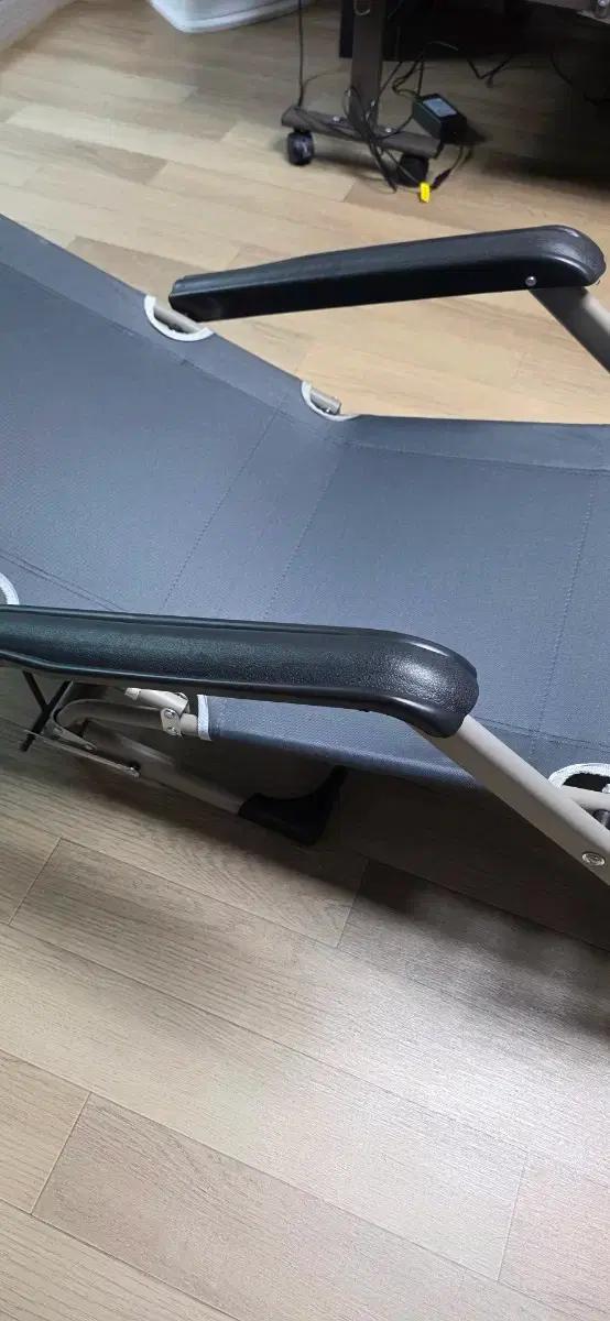 접이식 안락 의자, 휴대용 해변 의자, 간이침대 판매합니다.