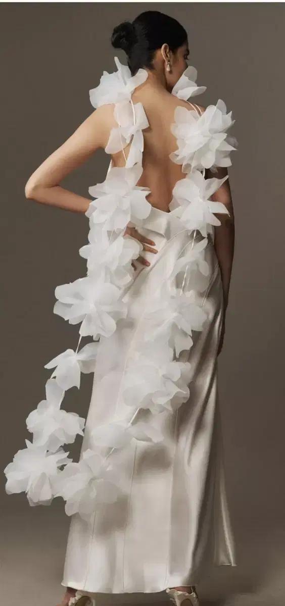 Selezza London Eden Flower Boa화이트 꽃 장식 웨