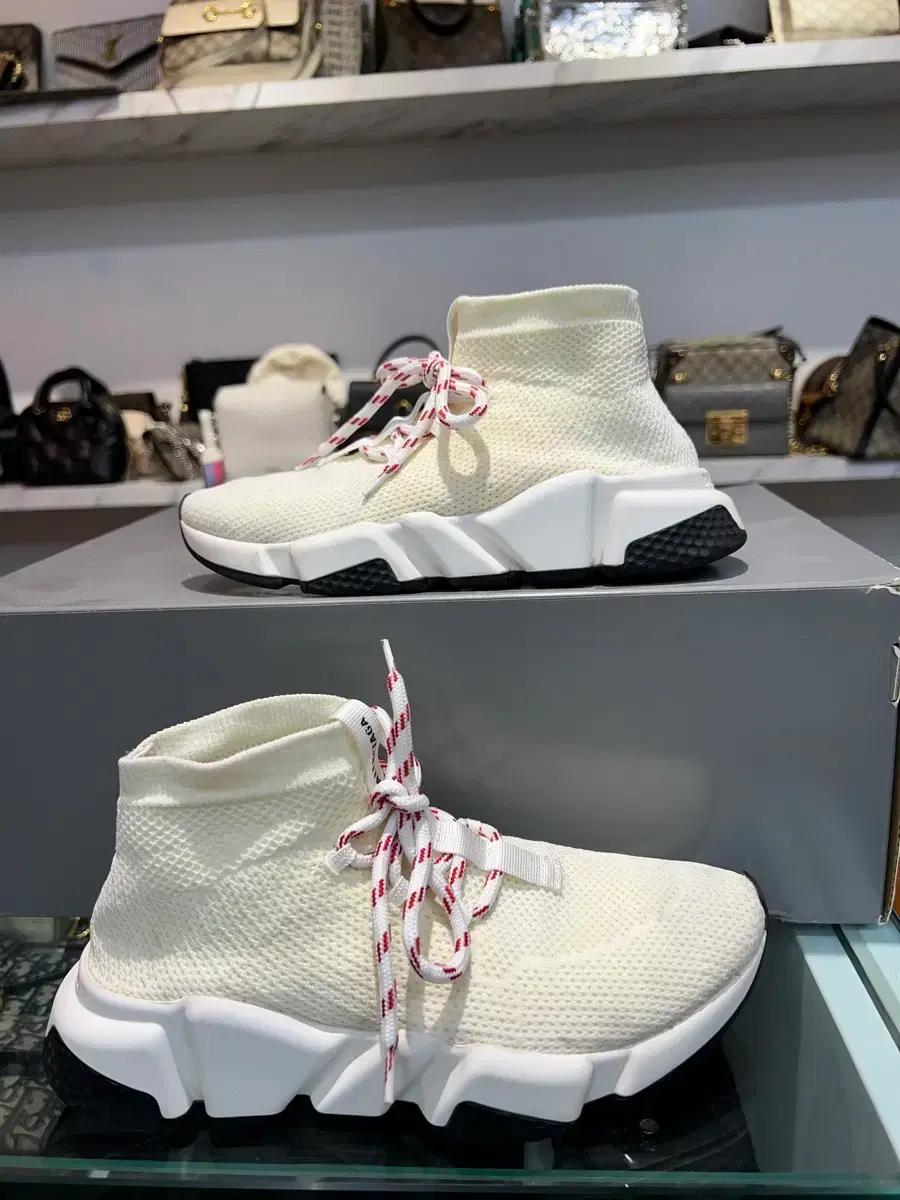 (37) 발렌시아가 스피드러너 레이스업 화이트 여성 스니커즈