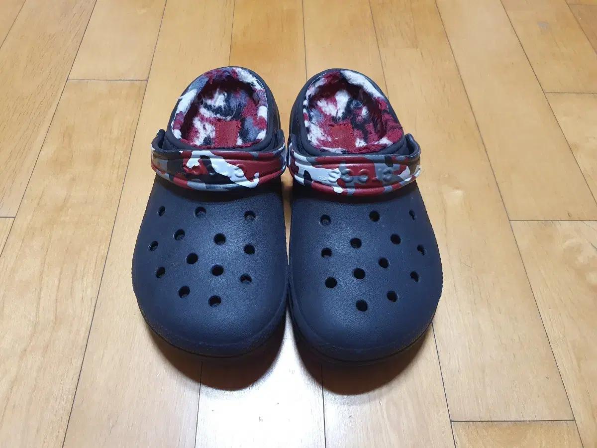 크록스 (220)
