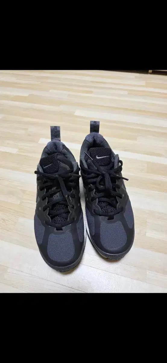 나이키 여성 운동화 235