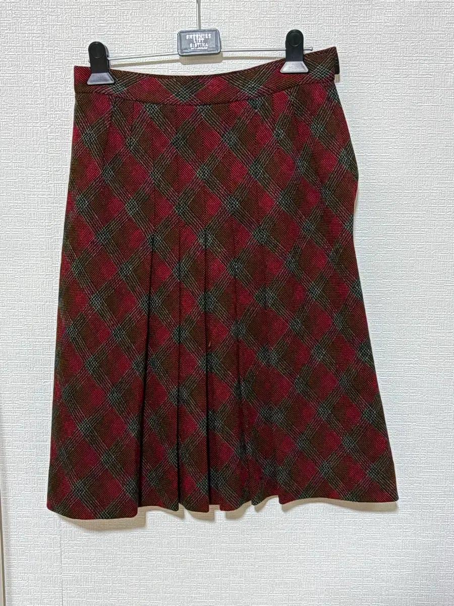 체크 무늬 겨울 치마