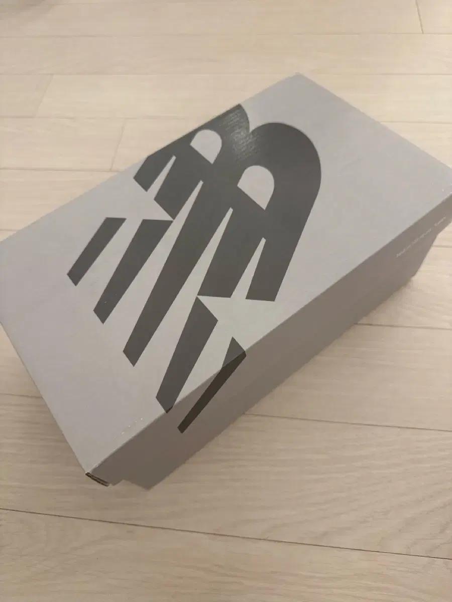 뉴발란스 992 새상품 미개봉