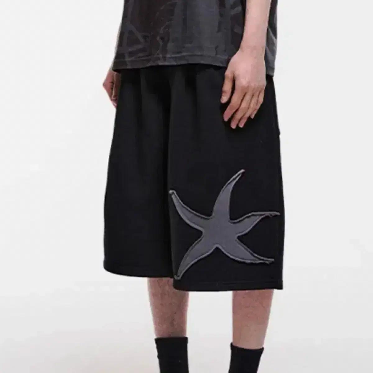 M 더콜디스트모먼트 스타피쉬 하프 스웻 팬츠