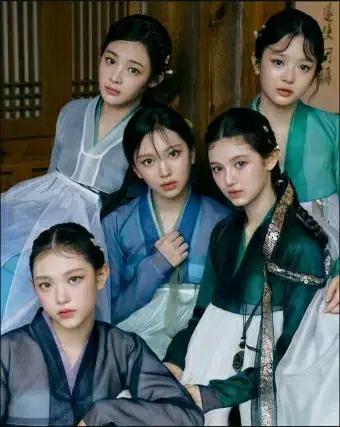 뉴진스 시그 앨범 이어북 잡지 각종 굿즈 양도합니다