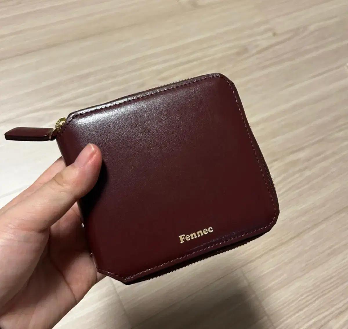 페넥 버건디 반지갑