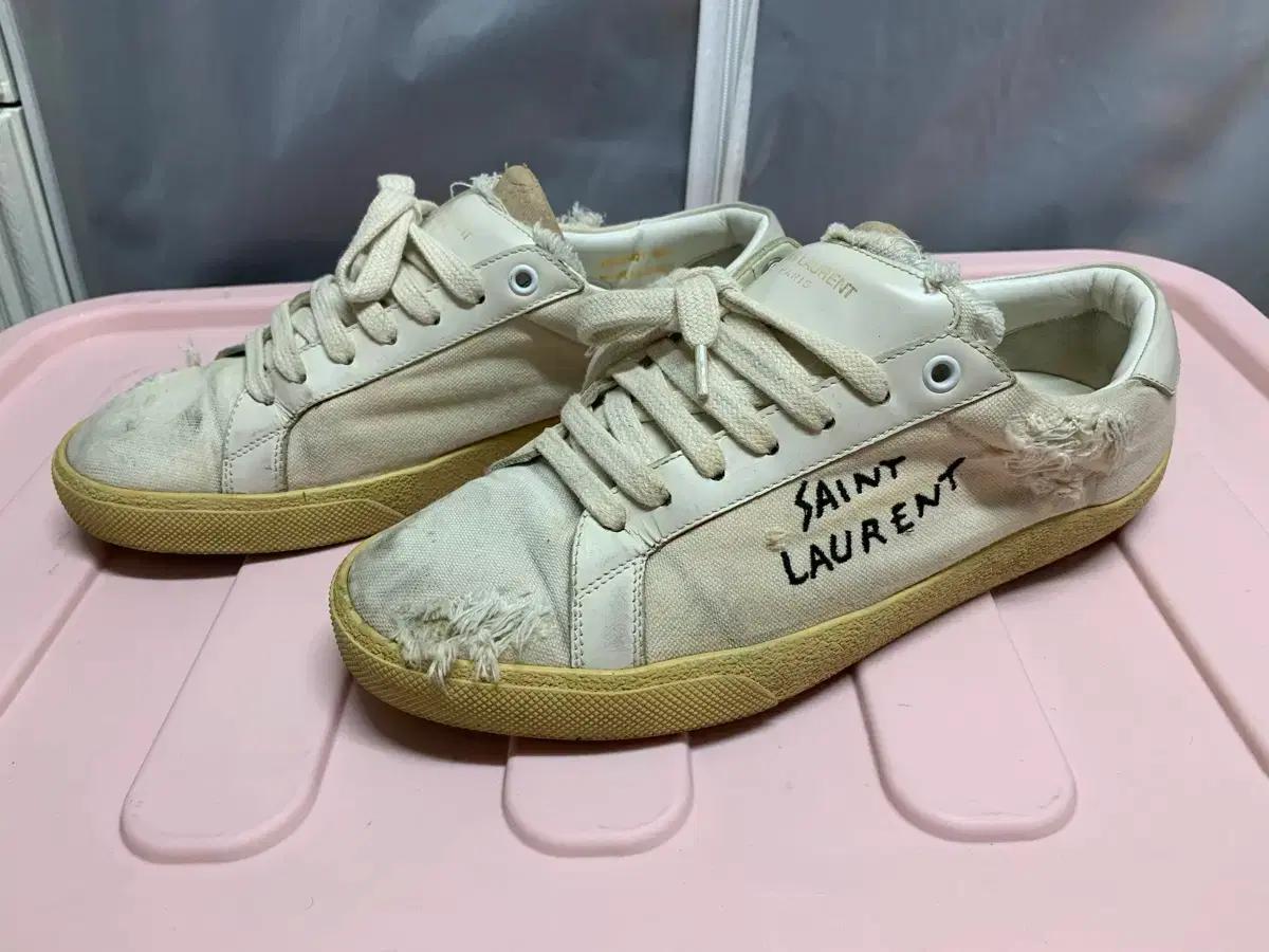 생로랑 시그니처 코트클래식 스니커즈 40 1/2 판매합니다