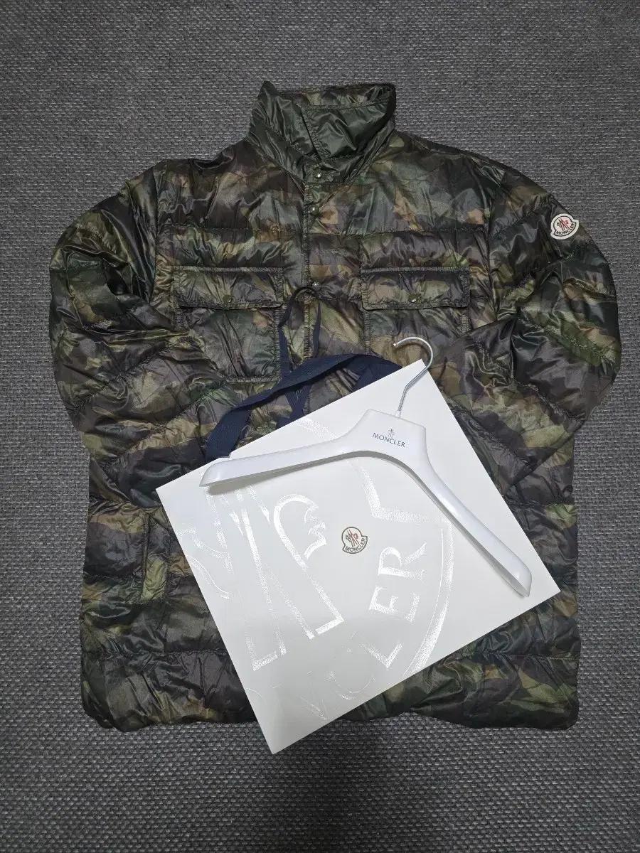 몽클레어로빈경량패딩자켓 6사이즈