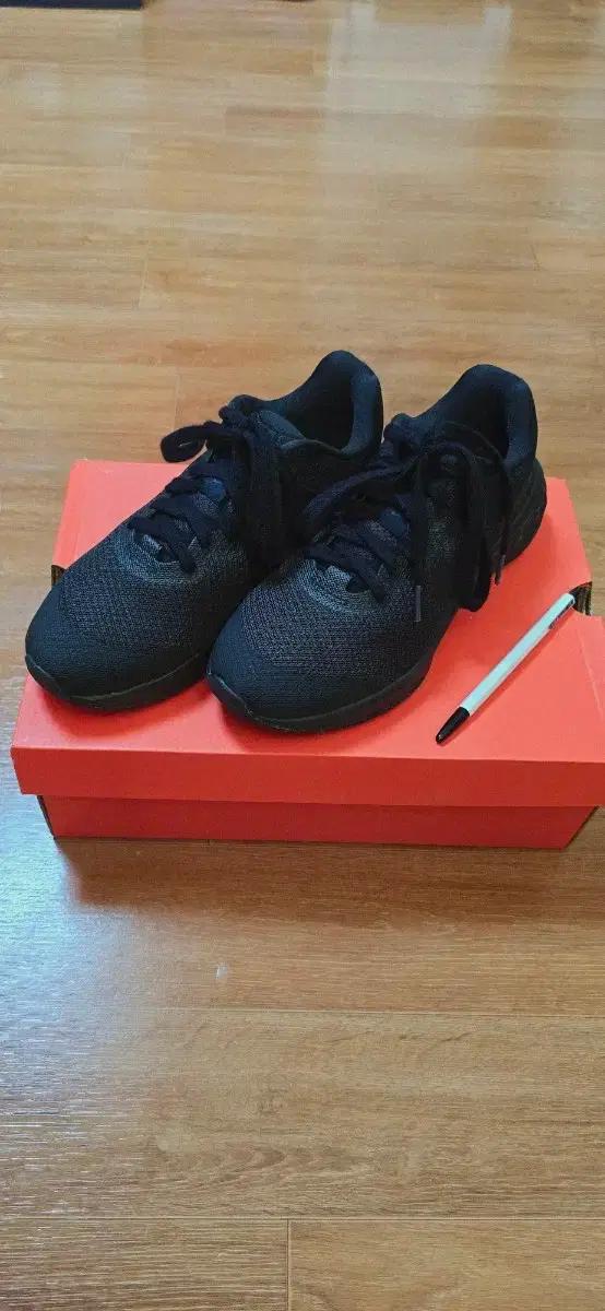 여.235-240) 나이키 여성 운동화, 여성 러닝화 / 트레이닝