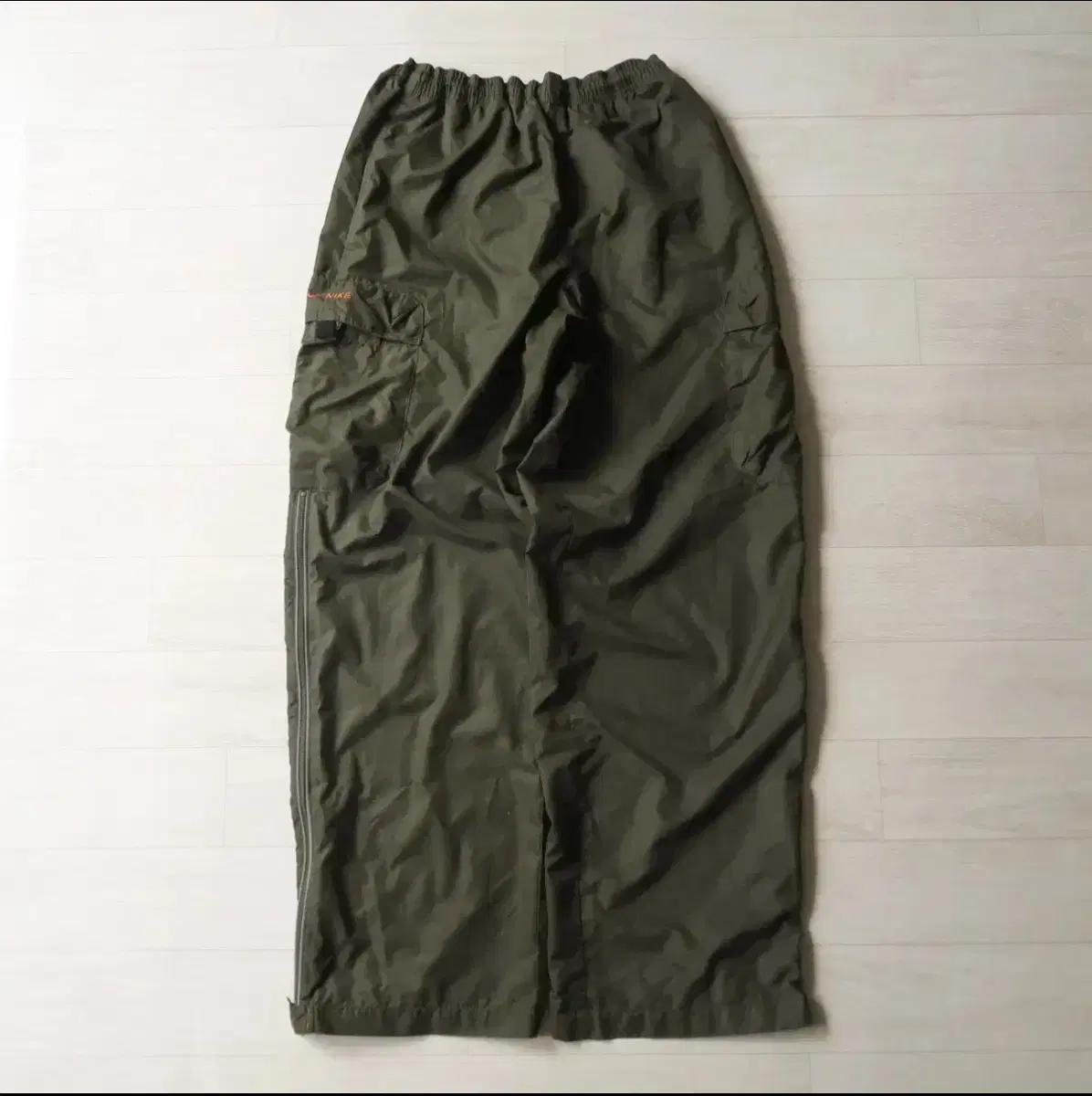 나이키 카키 트랙 팬츠 M-L