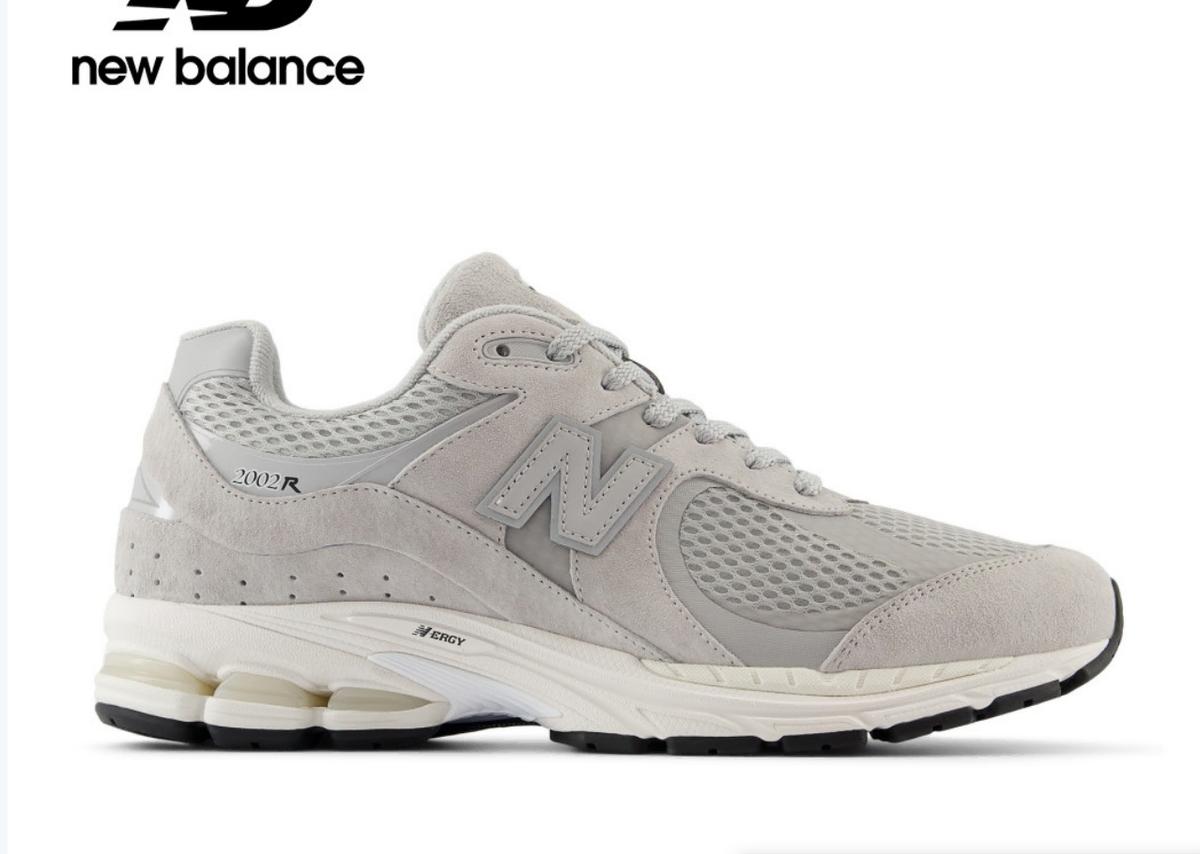 뉴발란스 2002 정품 새제품 미착용 280mm