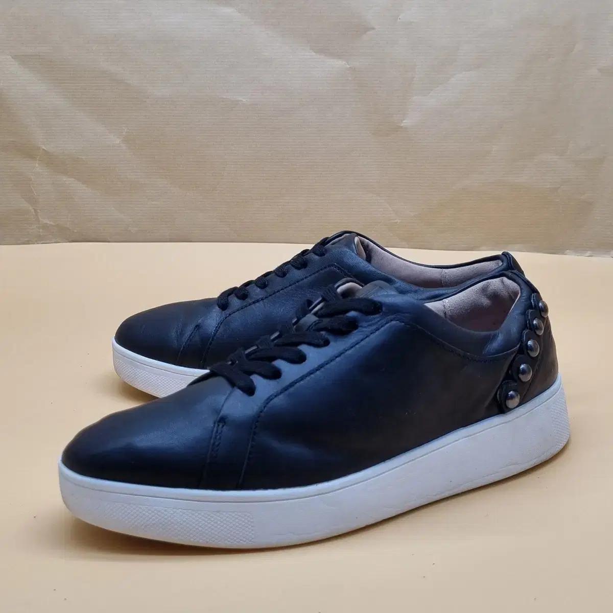 핏플랍 렐리 여성가죽 스니커즈 240.