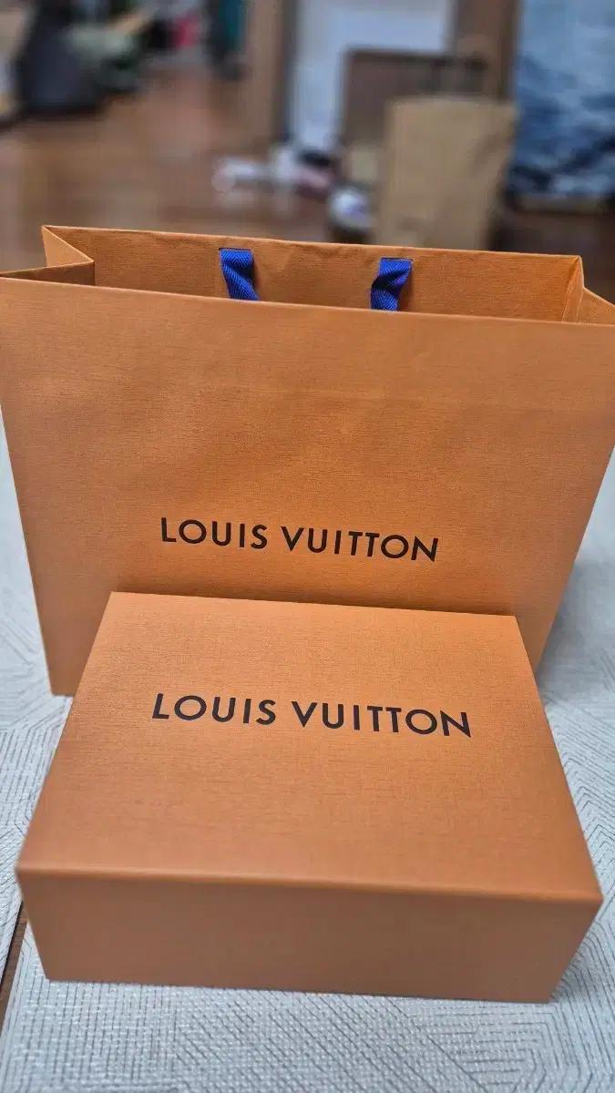 루이비통 여성 플랫슈즈 새상품 235(실사이즈245)