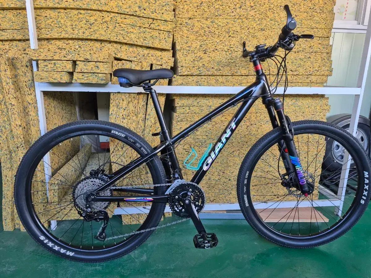 자이언트 타론3 검정색 MTB 자전거