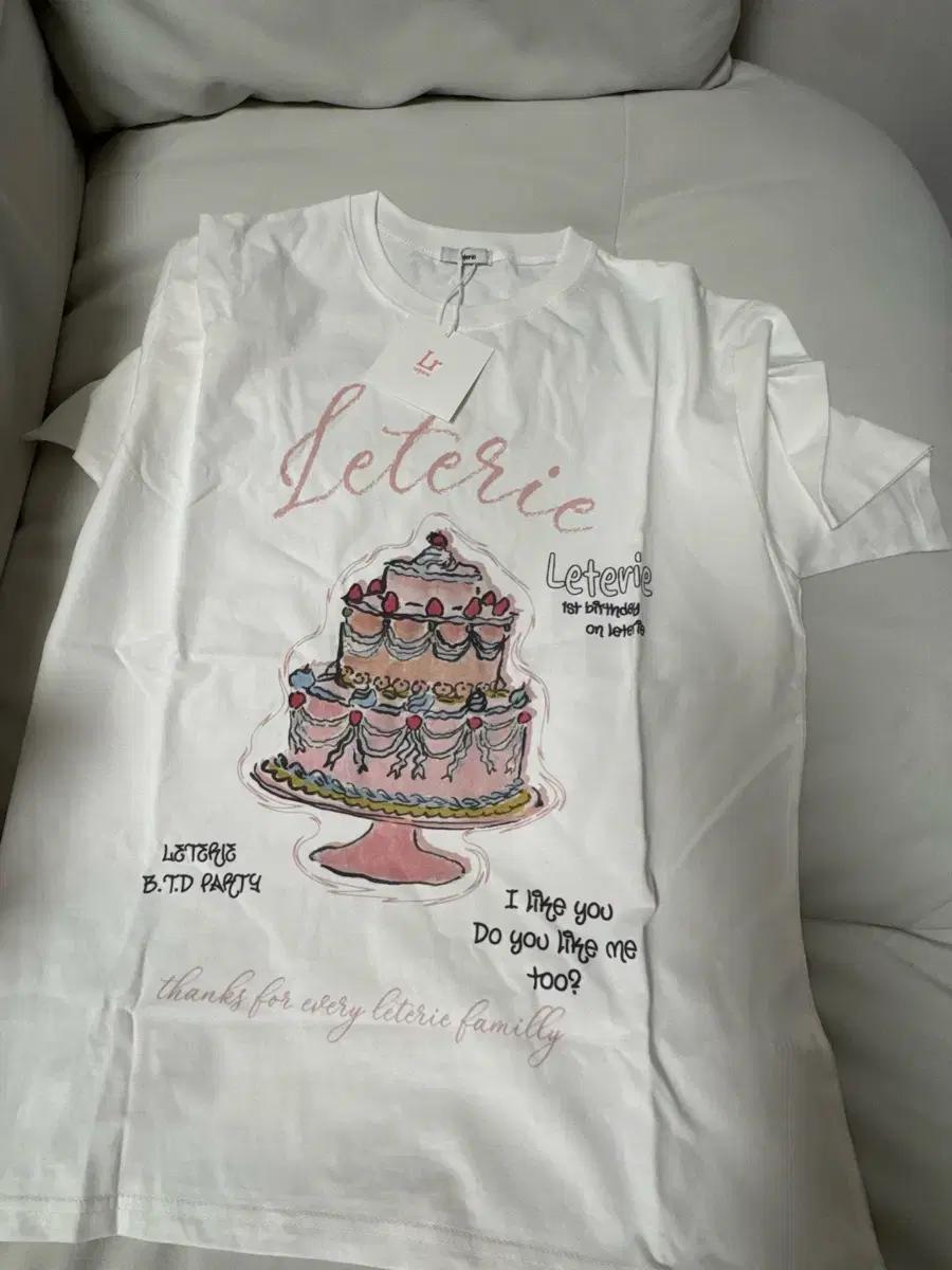Leterie 케이크 프린팅 반팔 티셔츠