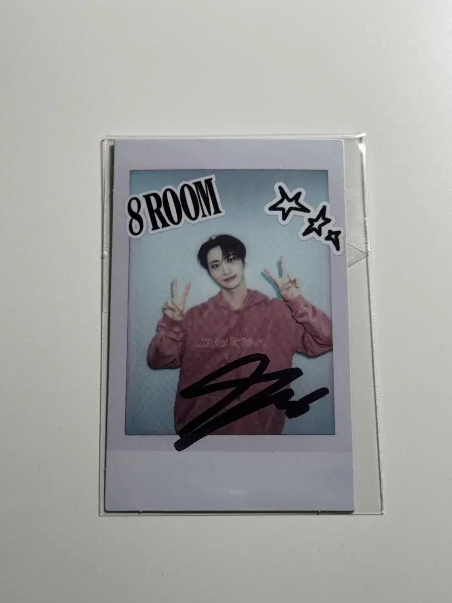 ATEEZ 에이티즈 에잇룸 8ROOM 성화 사복 폴라로이드