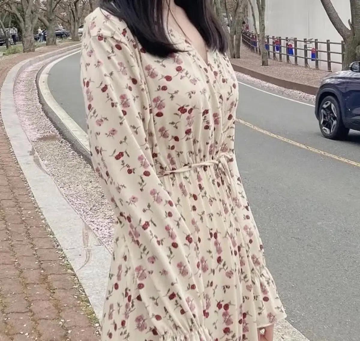 꽃무늬 롱  랩 원피스 아이보리 플라워