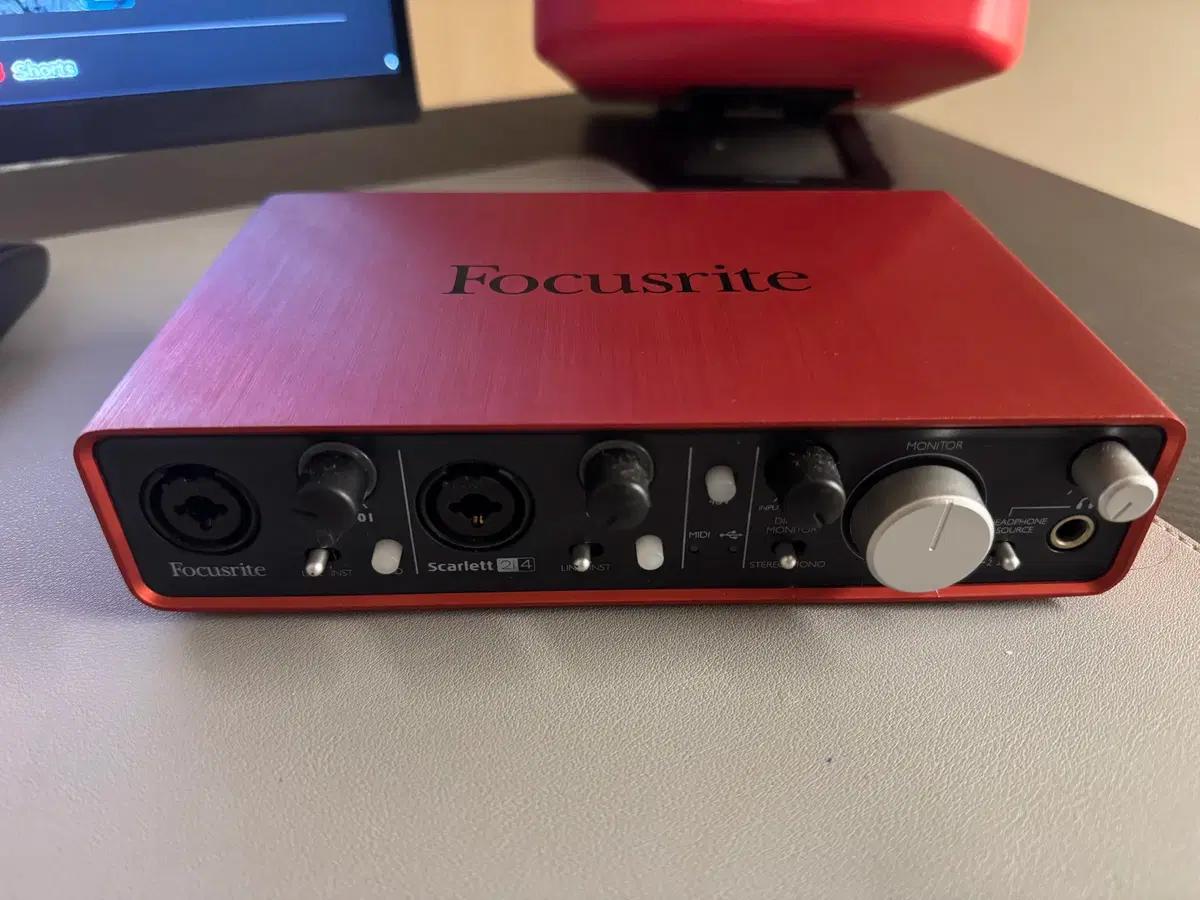Focusrite Scarlett 2i4 1세대 오디오 인터페이스