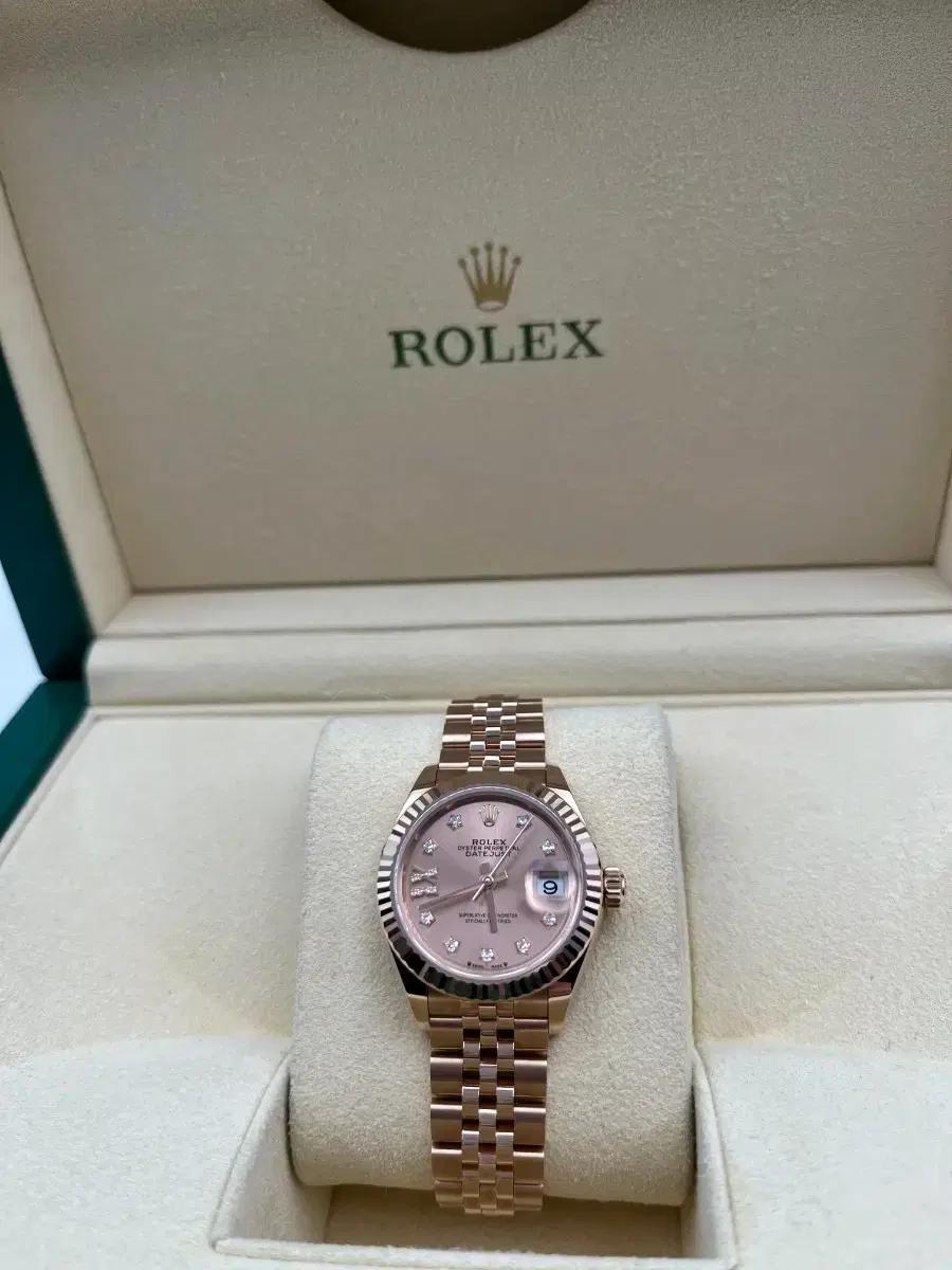 롤렉스 데이저스트28 썬더스트 핑크 별다이아 로즈골드 금통 판매합니다