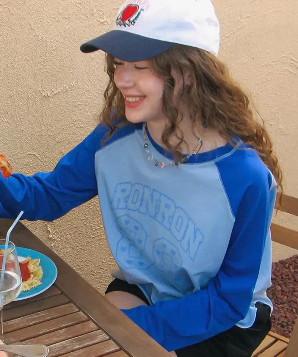 STITCH RAGLAN LONG SLEEVE SOFT BLUE 론론 반