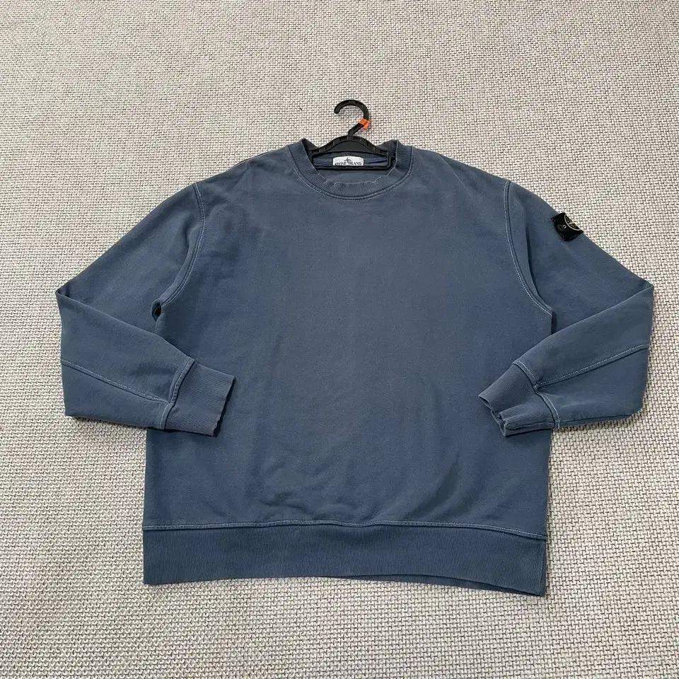 XL 스톤아일랜드 와펜 라운드 맨투맨 B.5186