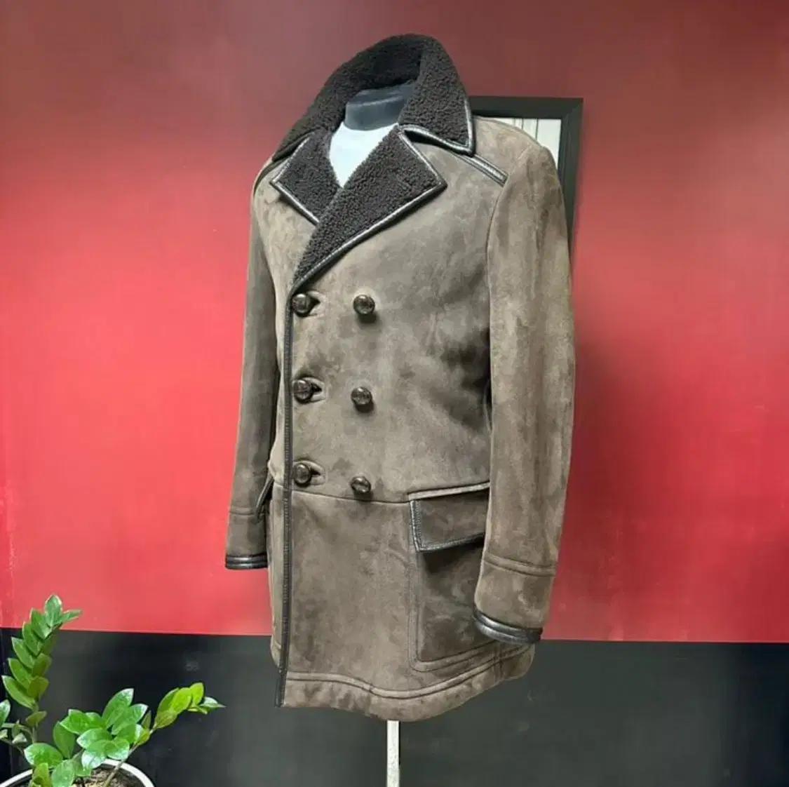 TOM FORD 톰 포드 더블코트(시어링-램스킨)54 사이즈-해외발송