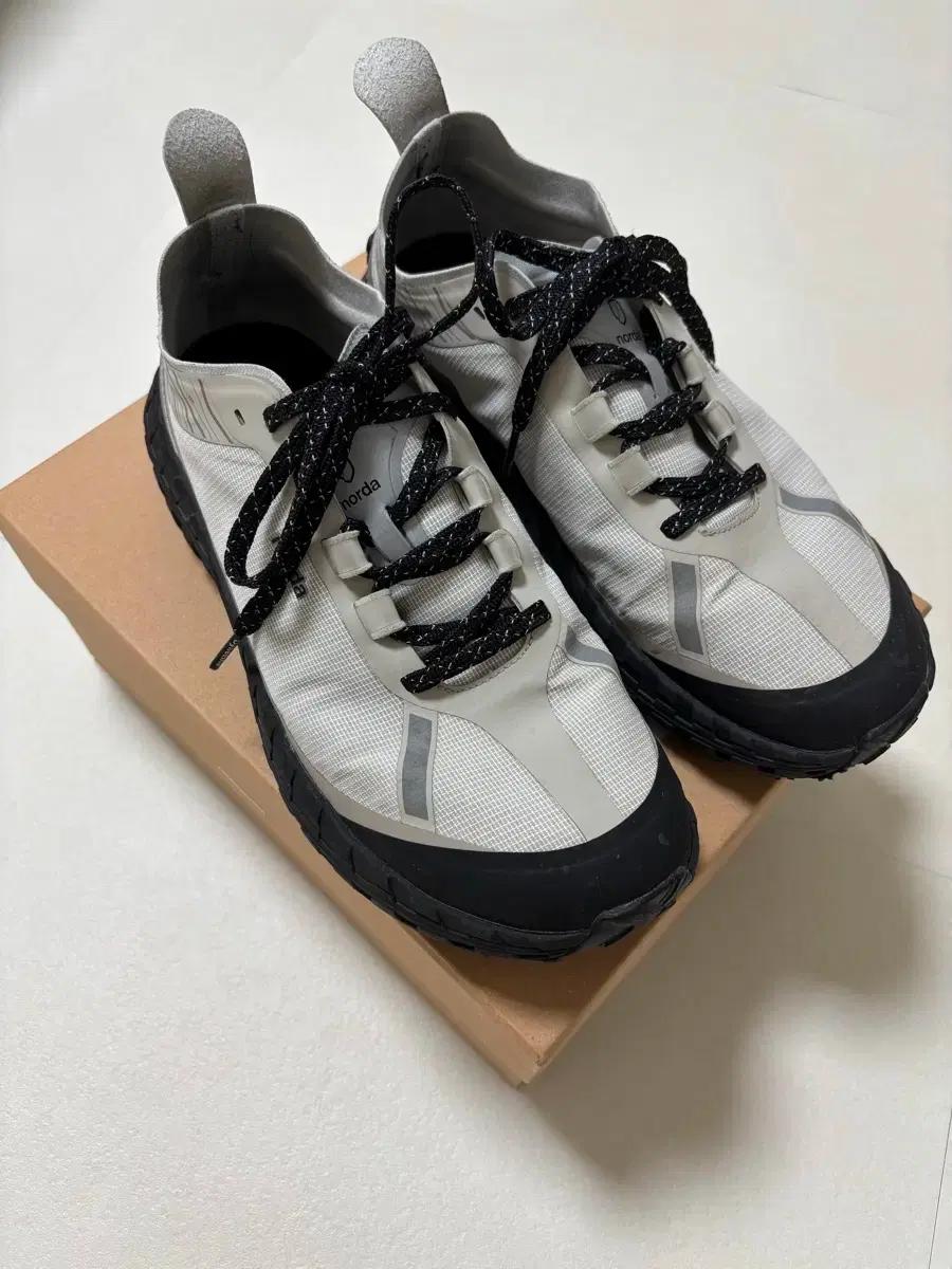 노다001 신더 275 (us9.5)