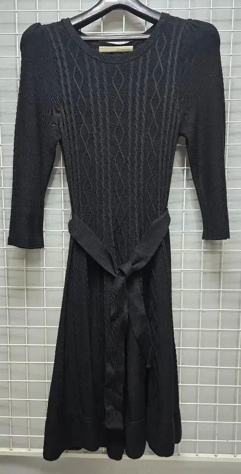 레니본 허리벨트 긴팔 니트 미디원피스