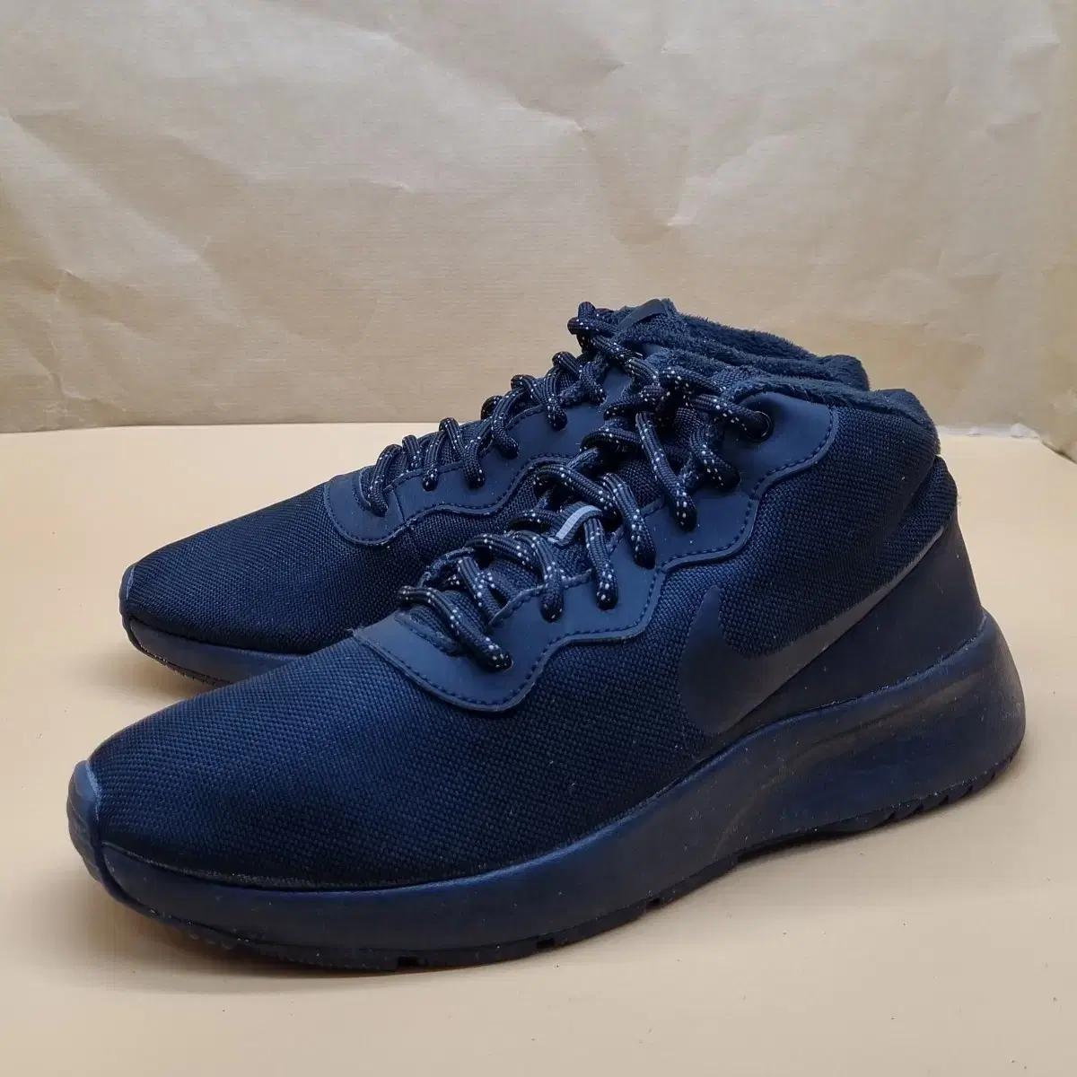 나이키 탄준 추카 남성방한부츠270.