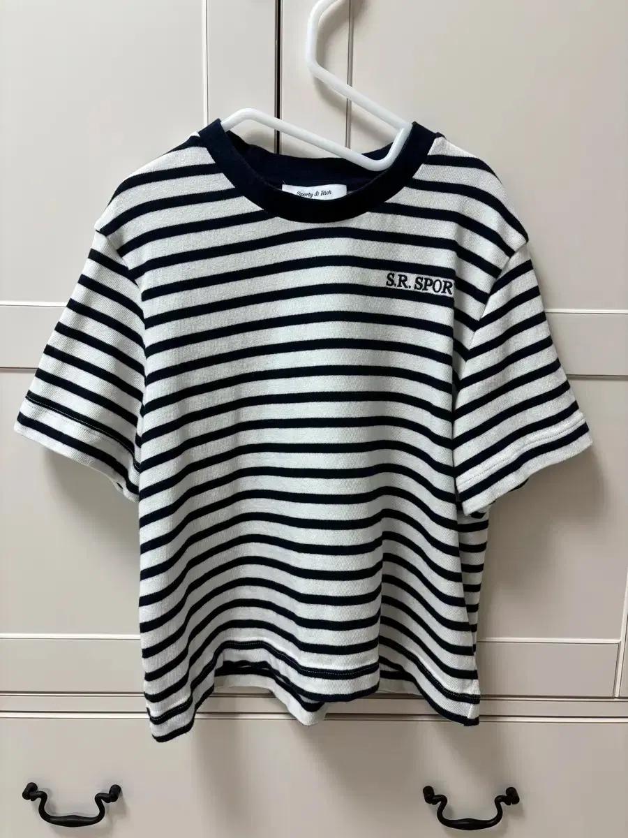Sporty & Rich 스트라이프 반팔 티셔츠 스포티앤리치